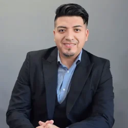 Marco Pinto Headshot