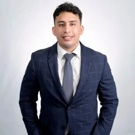 Michael Vera Headshot